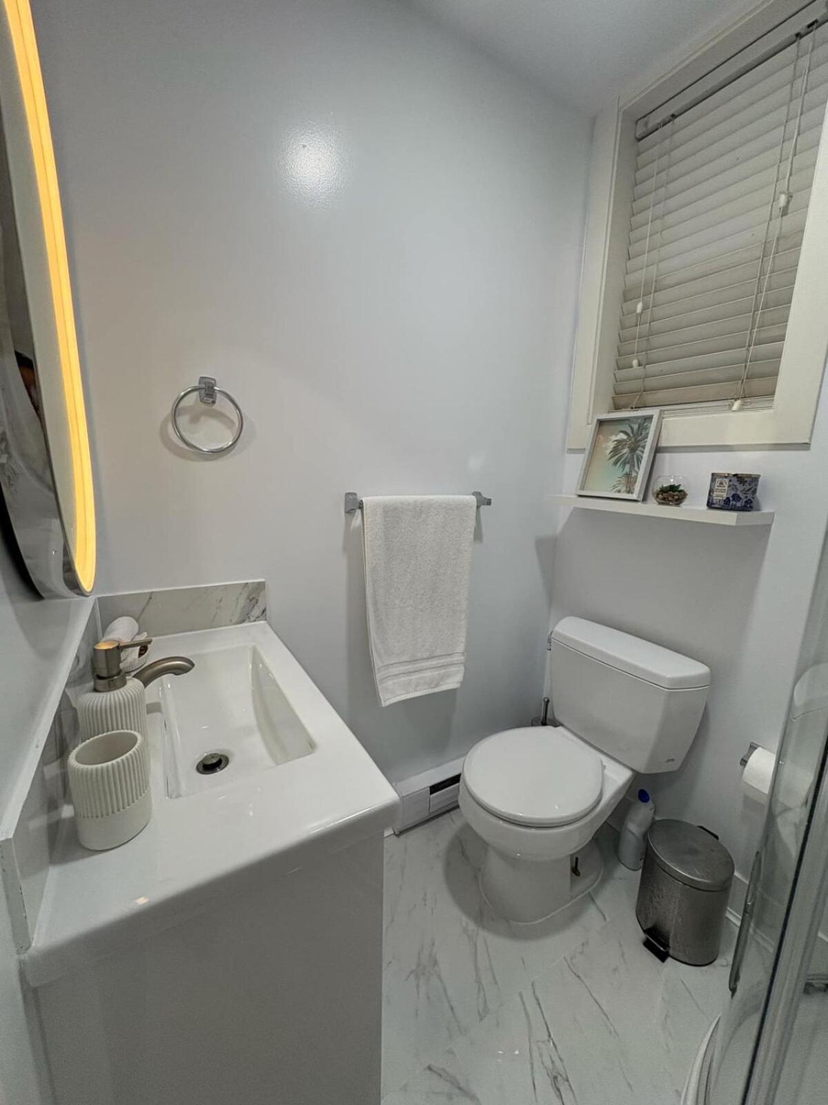 Privatunterkunft Guest With Private Bath In Langford *