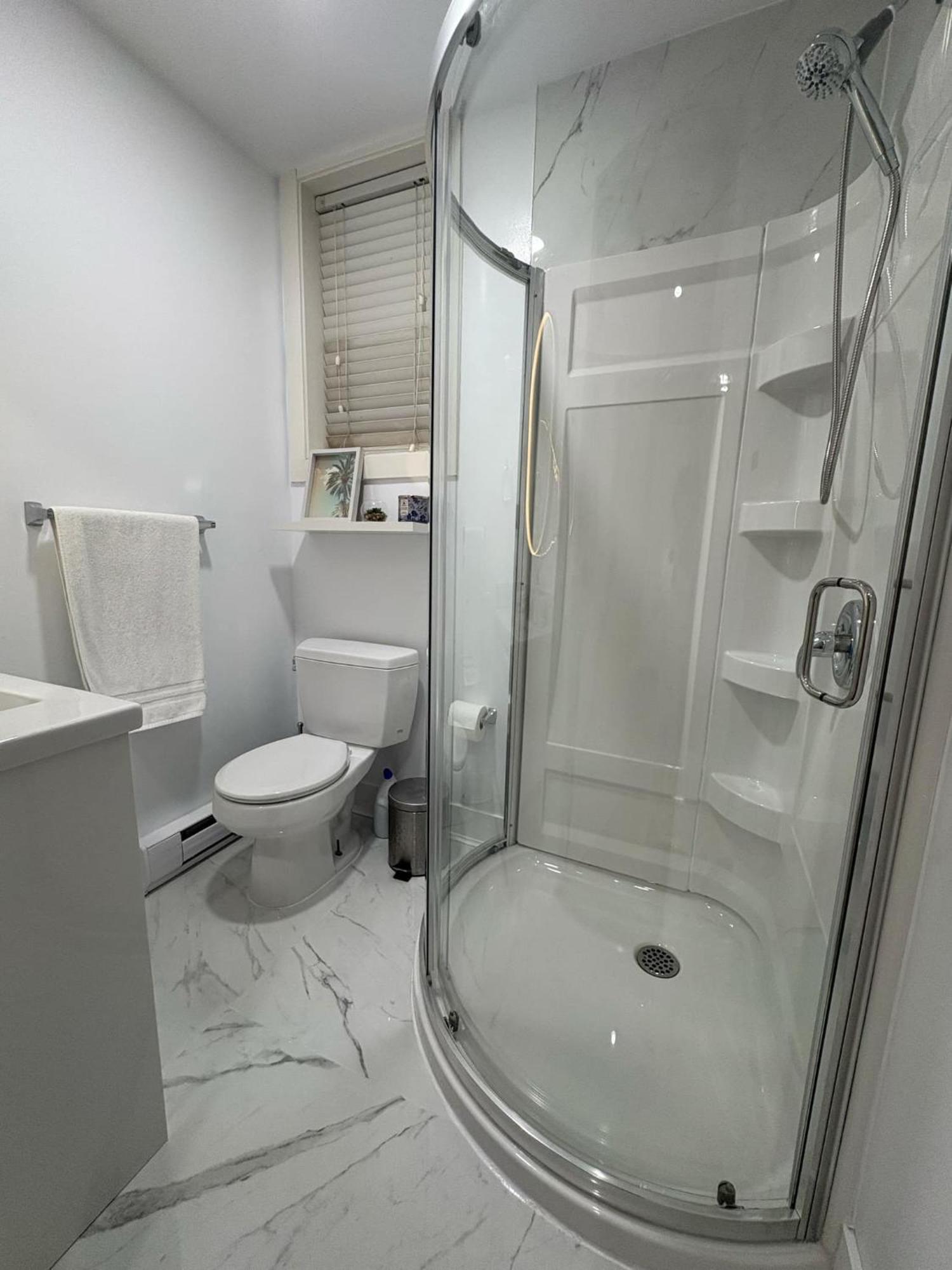 Privatunterkunft Guest With Private Bath In Langford *