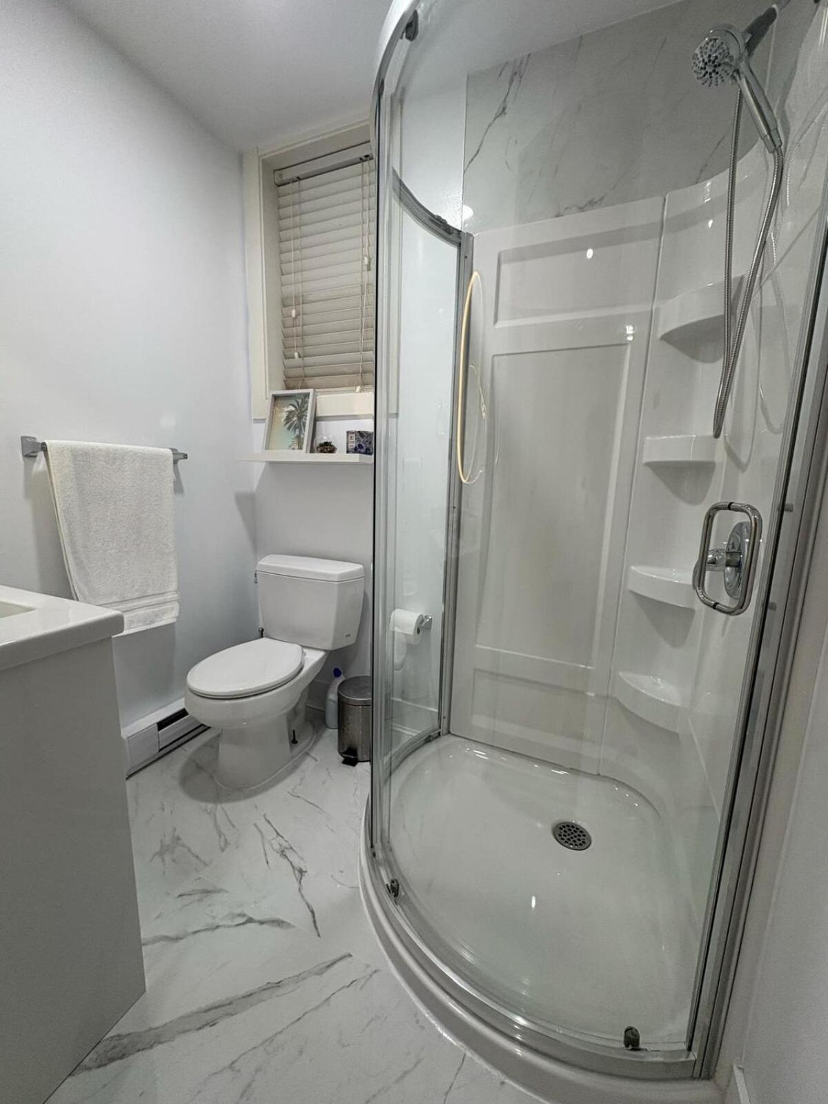 Guest With Private Bath In Langford Kwatera prywatna Victoria